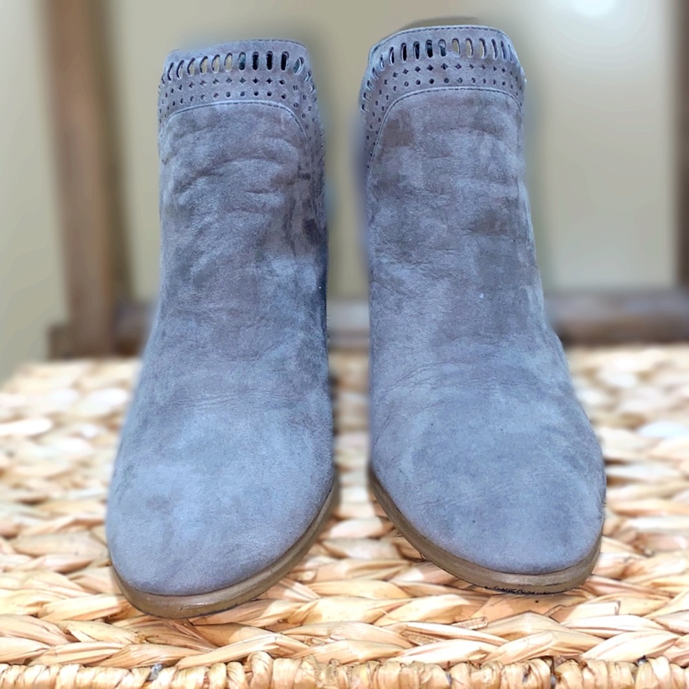 Vince Camuto Smoke Gray Suede Ankle Bootie (SZ 10)